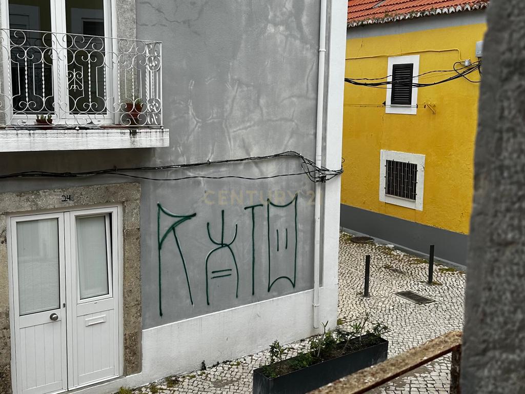 Prédio Semi Remodelado na Fonte Nova, Setúbal – Projeto Aprovado e Grande Potencial - Image 5