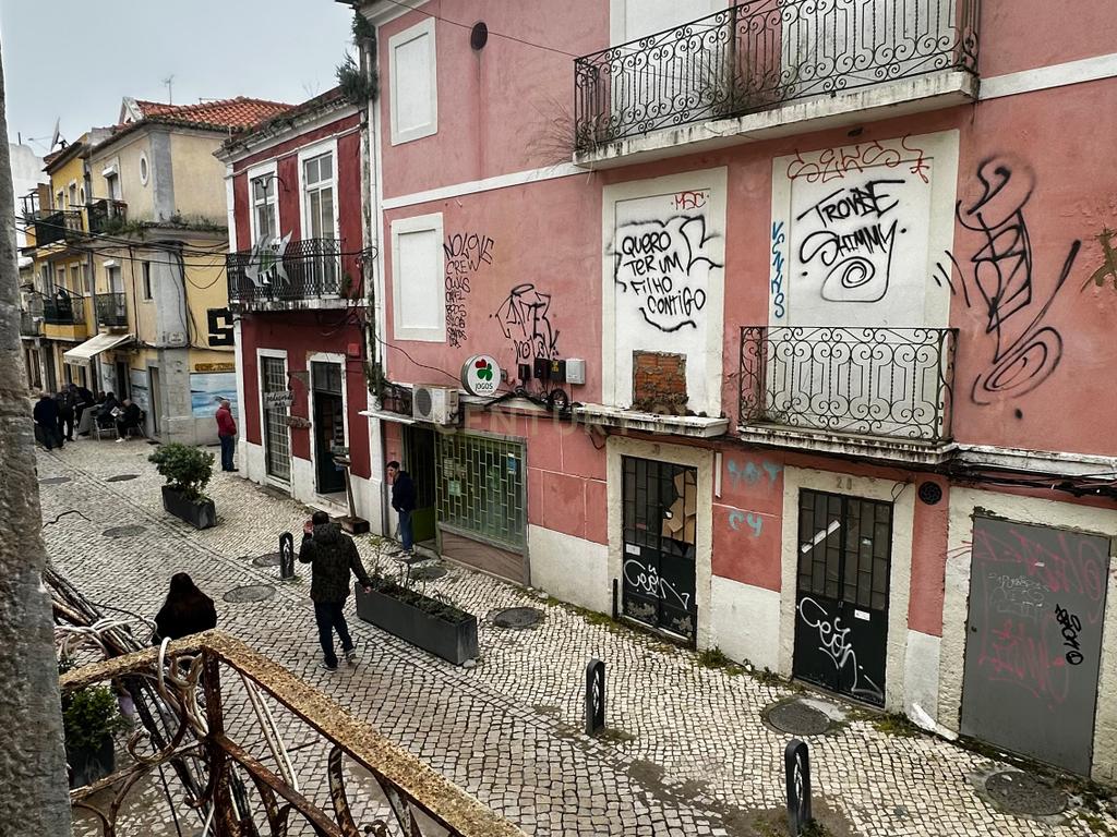 Prédio Semi Remodelado na Fonte Nova, Setúbal – Projeto Aprovado e Grande Potencial - Image 4