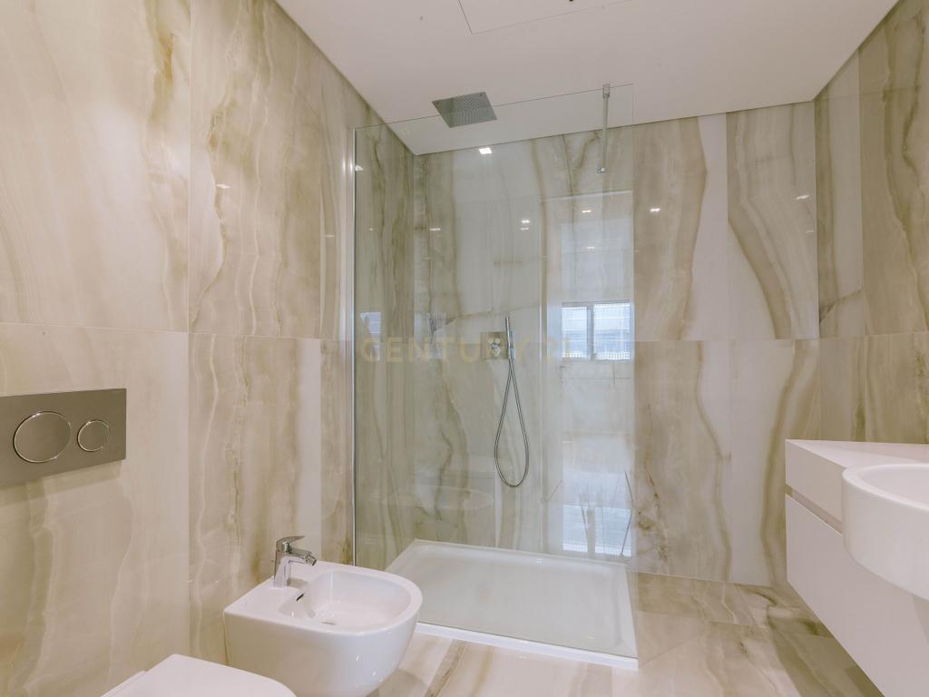 Fantástico T5 Duplex com Terraço e vista de Rio- Prata Riverside Village! - Image 13