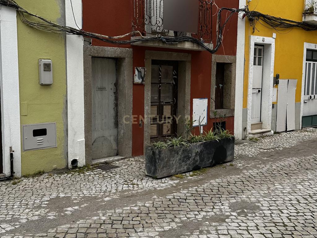 Prédio Semi Remodelado na Fonte Nova, Setúbal – Projeto Aprovado e Grande Potencial - Image 3