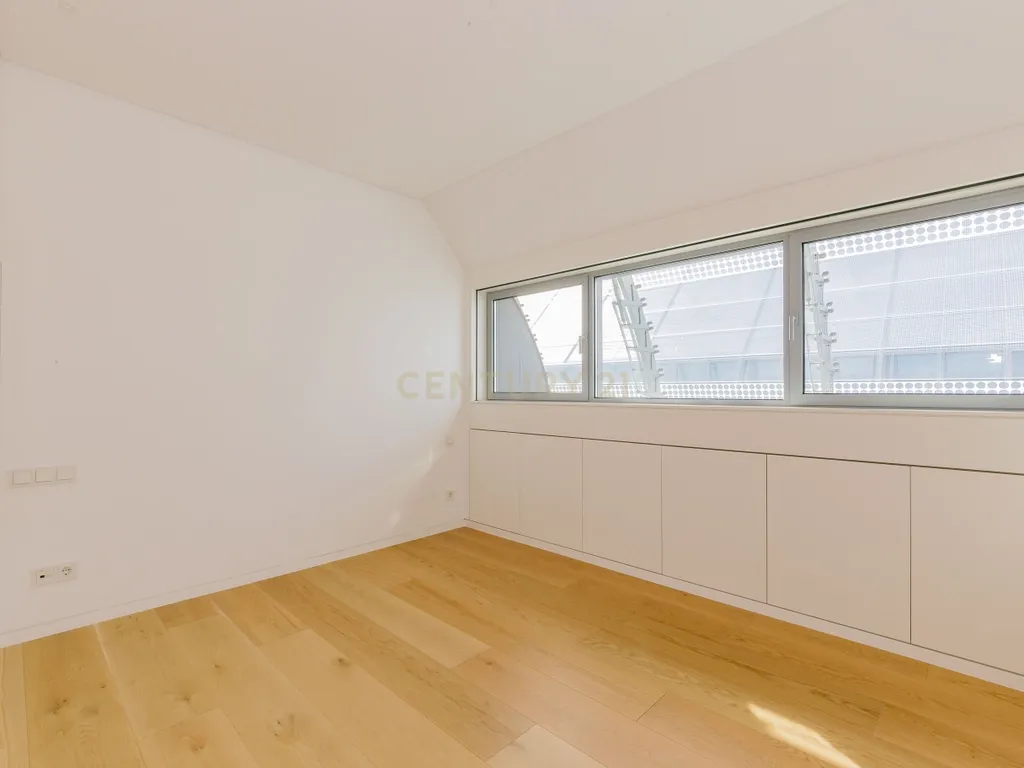 Fantástico T5 Duplex com Terraço e vista de Rio- Prata Riverside Village! - Image 15