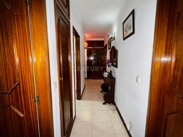 Moradia de 3 frentes no Bairro do Pereiró - Ramalde - Image 12