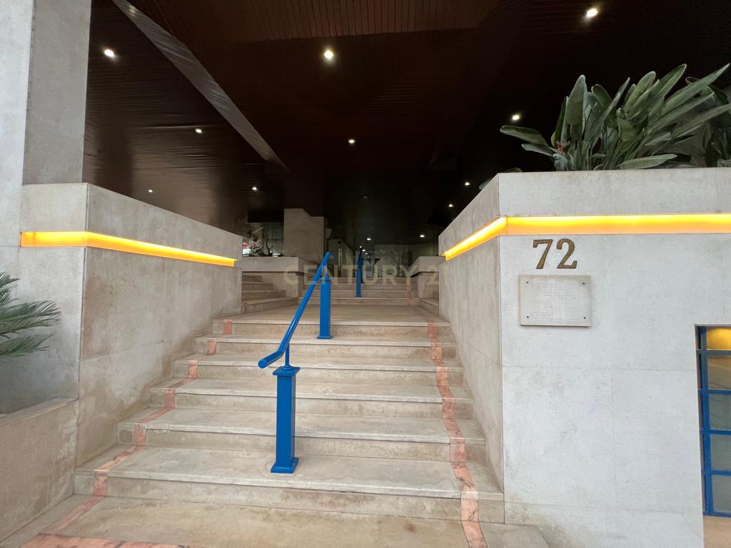 2 LUGARES DE ESTACIONAMENTO NA AV. JOÃO XXI NO EDIFÍCIO VIA VENETTO EM FRENTE À SEDE DA CGD COM ACESSO PELAS ESCADAS DO PRÉDIO - Image 6