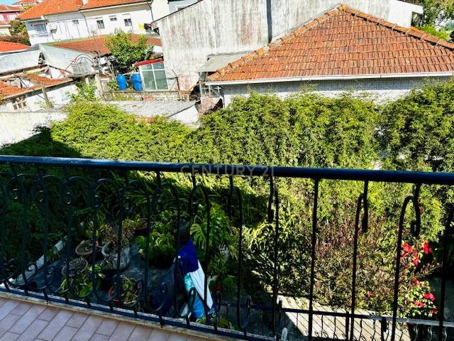 Moradia de 3 frentes no Bairro do Pereiró - Ramalde - Image 18