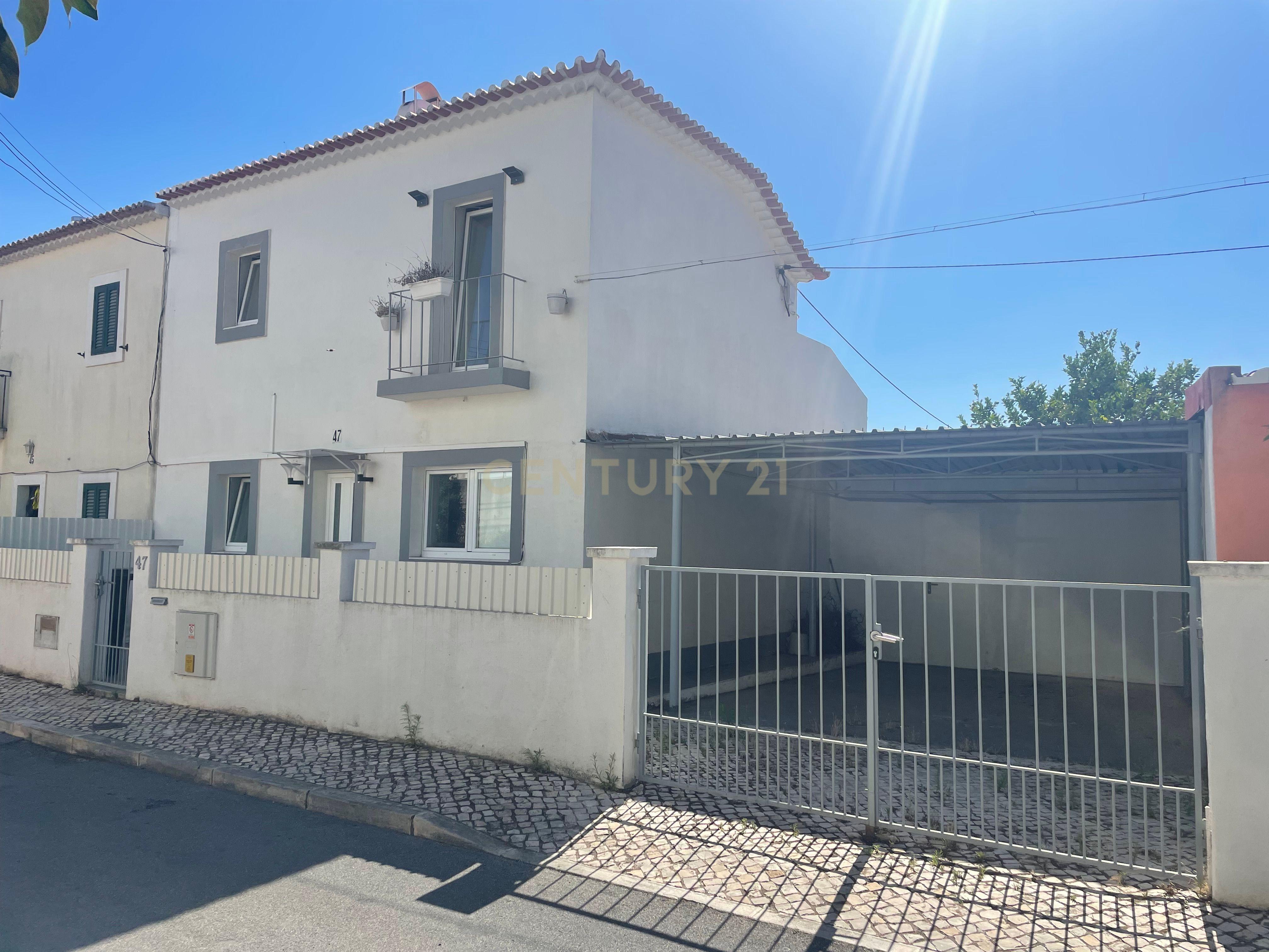 Moradia T3+1 na Ajuda com Potencial Incrível e Localização Privilegiada - Image 19