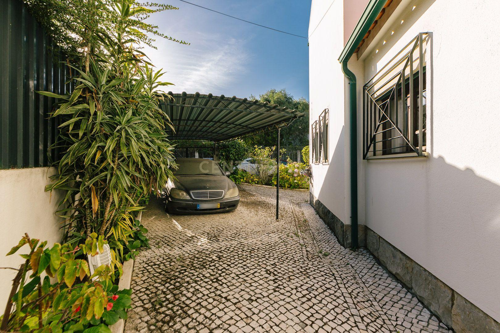 Moradia geminada T7 +2 e Cave nos Olivais Sul com Lote Terreno 376m2 e construção 270m2 +90m2 - Image 13