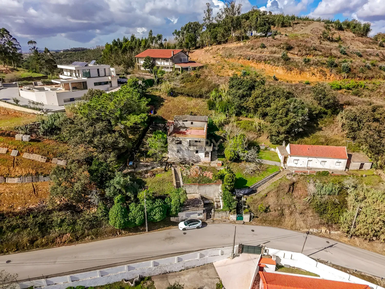 Propriedade com Grande Potencial de Transformação e Investimento na Venda do Pinheiro - Image 36