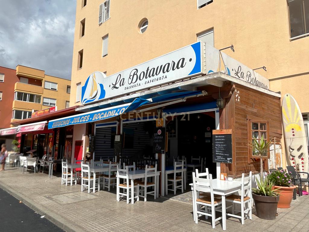 Loja Espaçosa em Santa Cruz de Tenerife - 90m² com 2 WC - Image 1