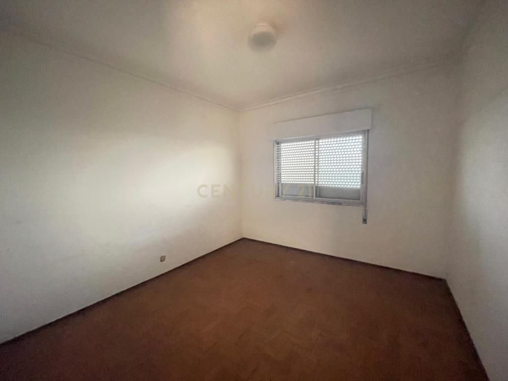 Prédio em Propriedade Total com apartamento T4 e loja - Image 14