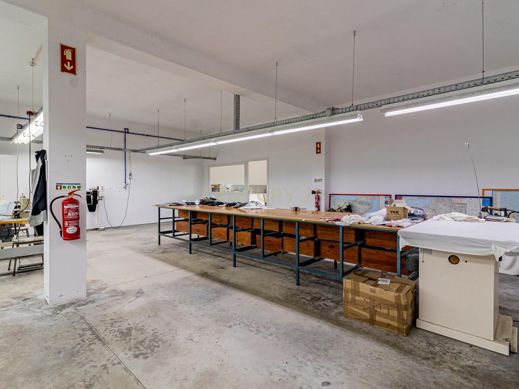 Armazém Industrial - Vila Frescainha São Pedro - Image 23