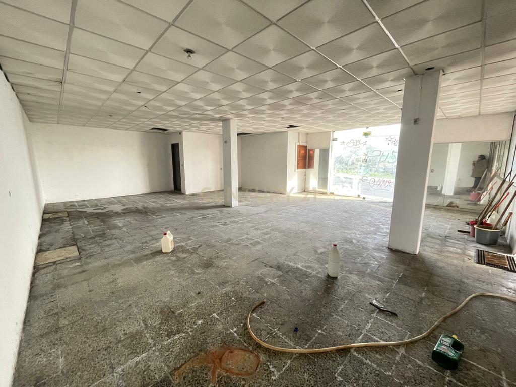 Prédio em Propriedade Total com apartamento T4 e loja - Image 18