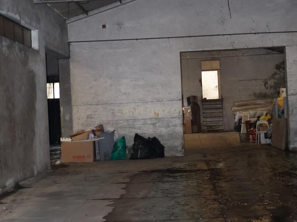 Prédio para remodelação total na Rua D. João IV - Porto - Image 14