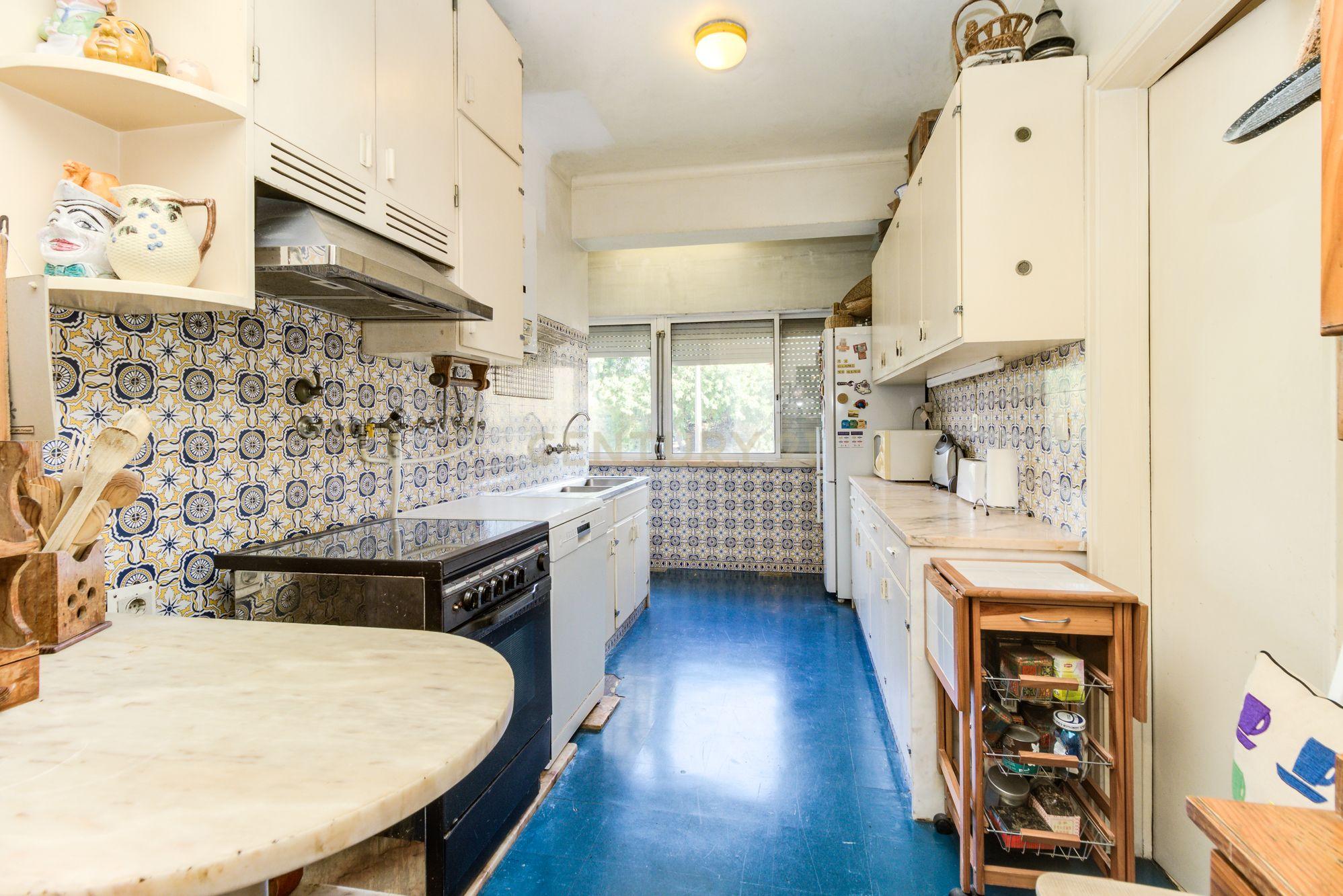 Apartamento T5 para Venda em S. Domingos de Benfica - Image 10