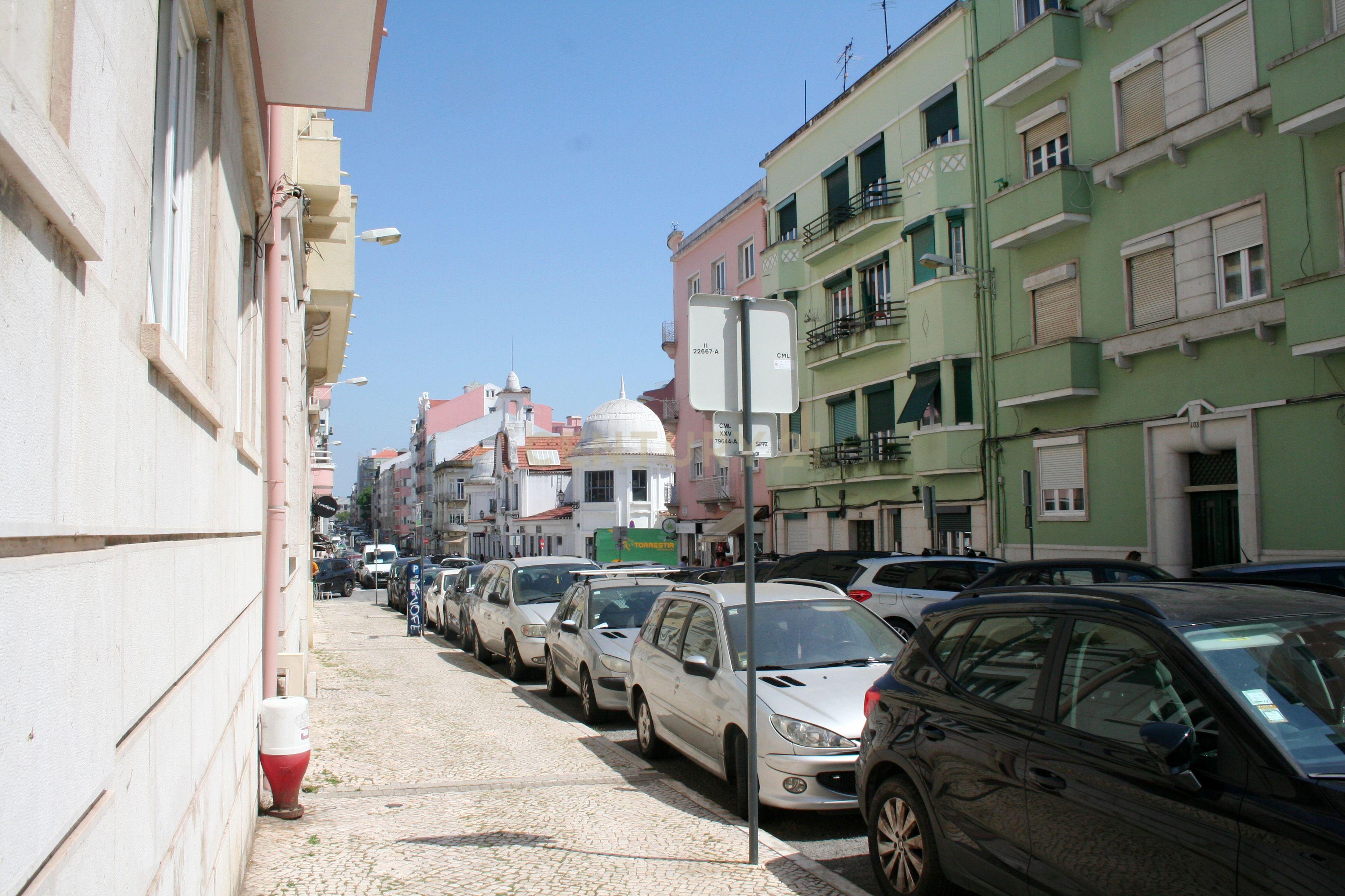 Apartamento com 4 assoalhadas em Campo de Ourique - Image 5