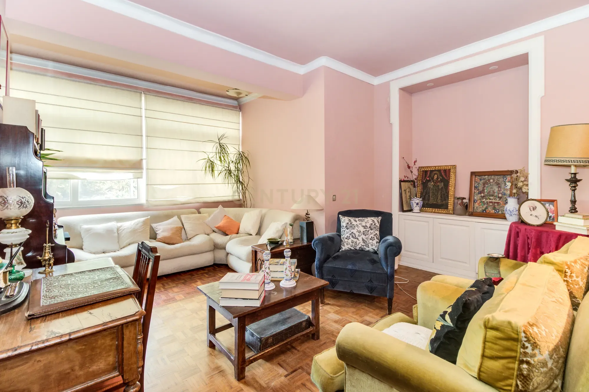 Apartamento T5 para Venda em S. Domingos de Benfica - Image 5