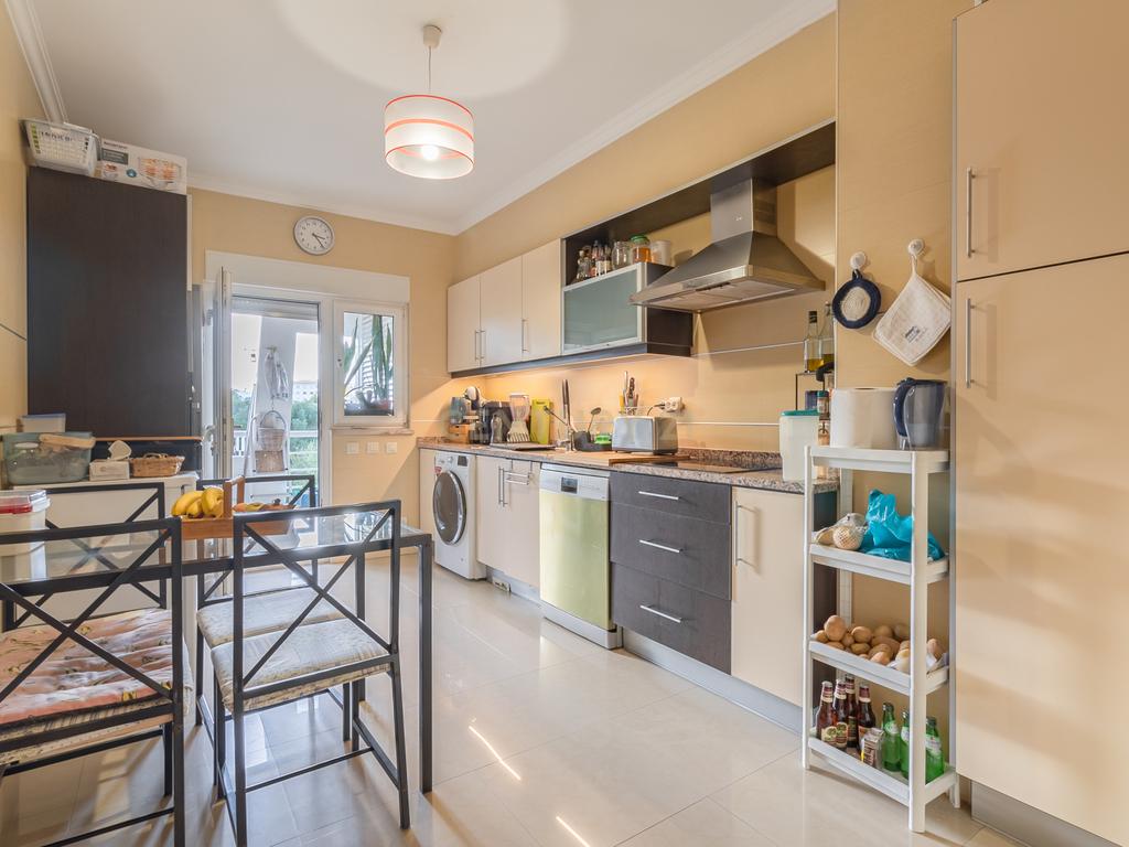 Apartamento T2 Moderno com garagem, piscina e ginásio em Lagos - Image 10