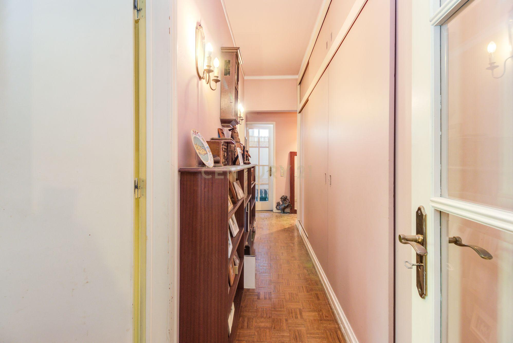 Apartamento T5 para Venda em S. Domingos de Benfica - Image 13