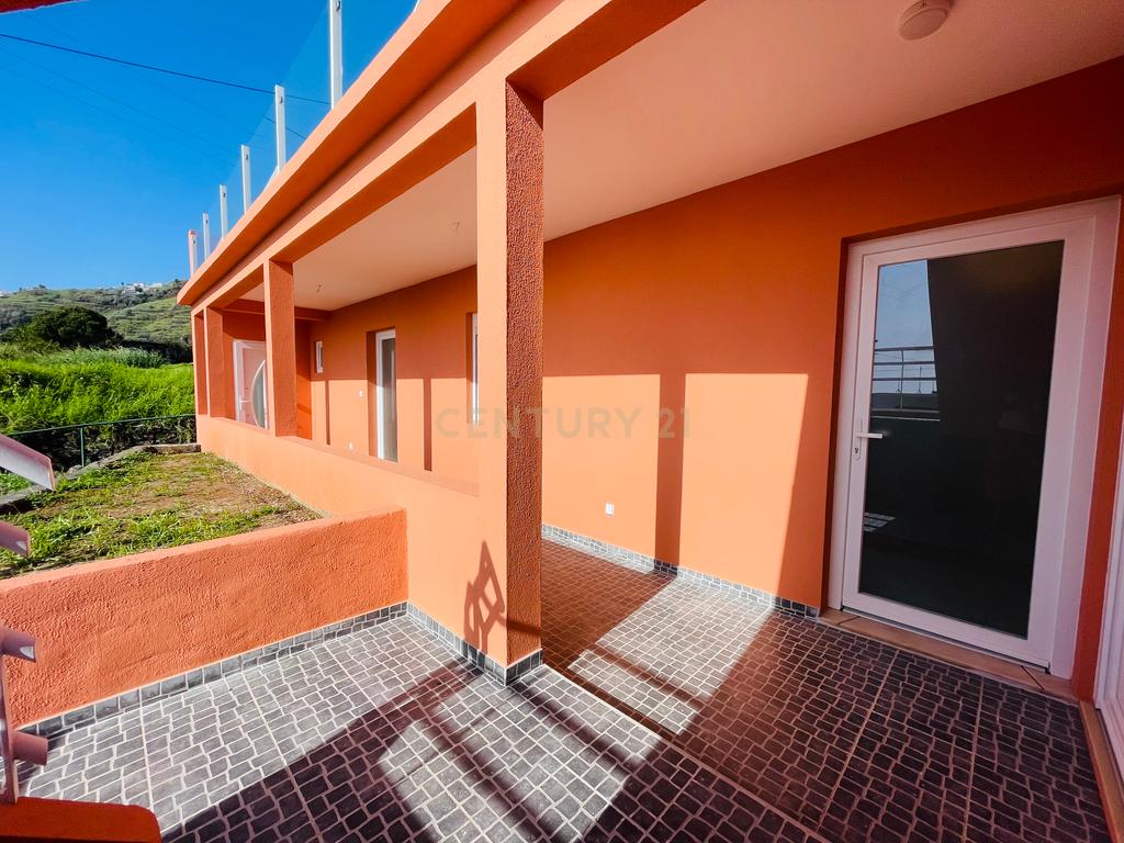 Moradia T3 (completamente remodelada) - Arco da Calheta - Calheta - Image 1