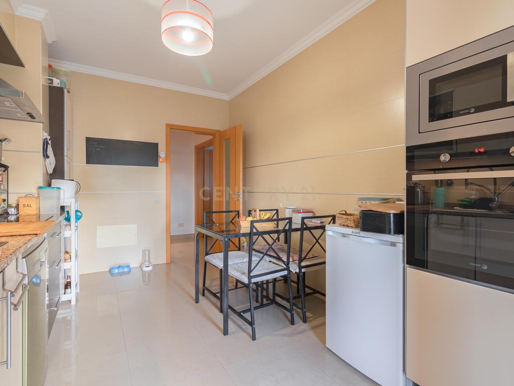 Apartamento T2 Moderno com garagem, piscina e ginásio em Lagos - Image 11