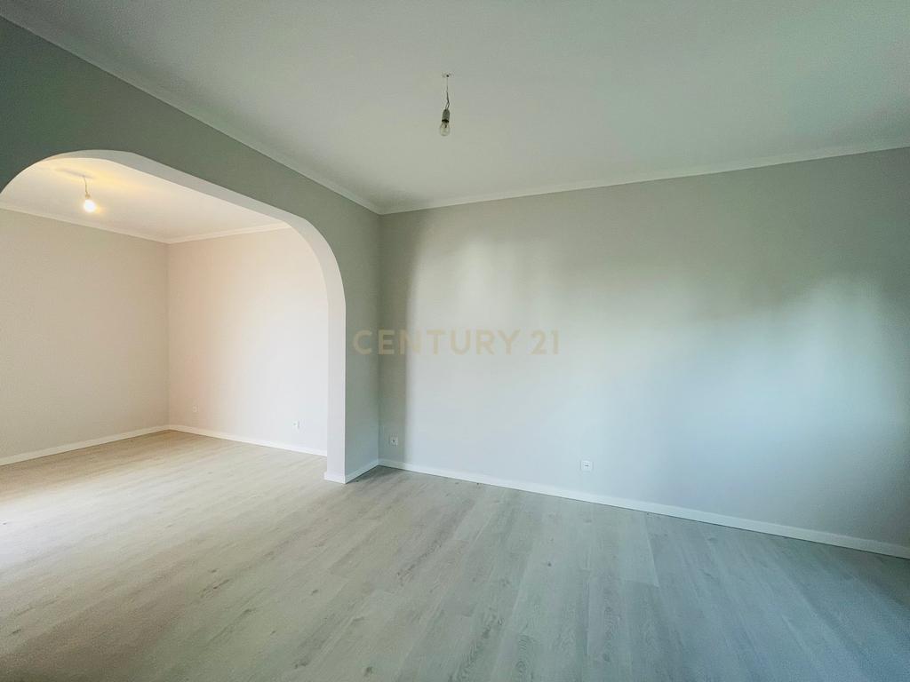 Moradia T3 (completamente remodelada) - Arco da Calheta - Calheta - Image 13