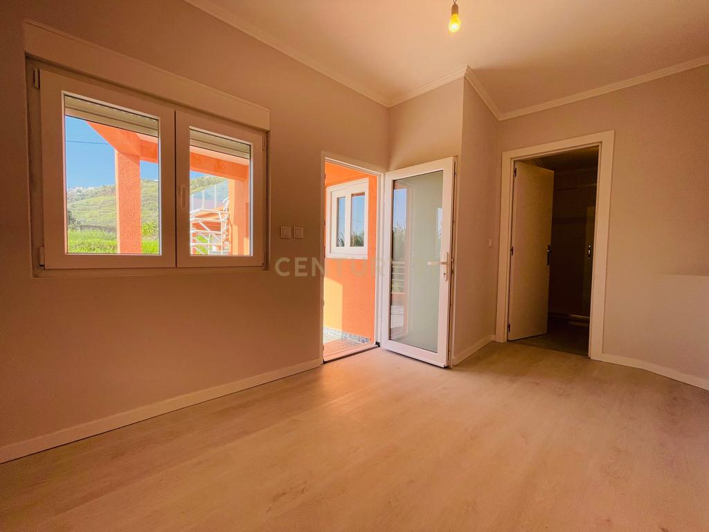 Moradia T3 (completamente remodelada) - Arco da Calheta - Calheta - Image 9