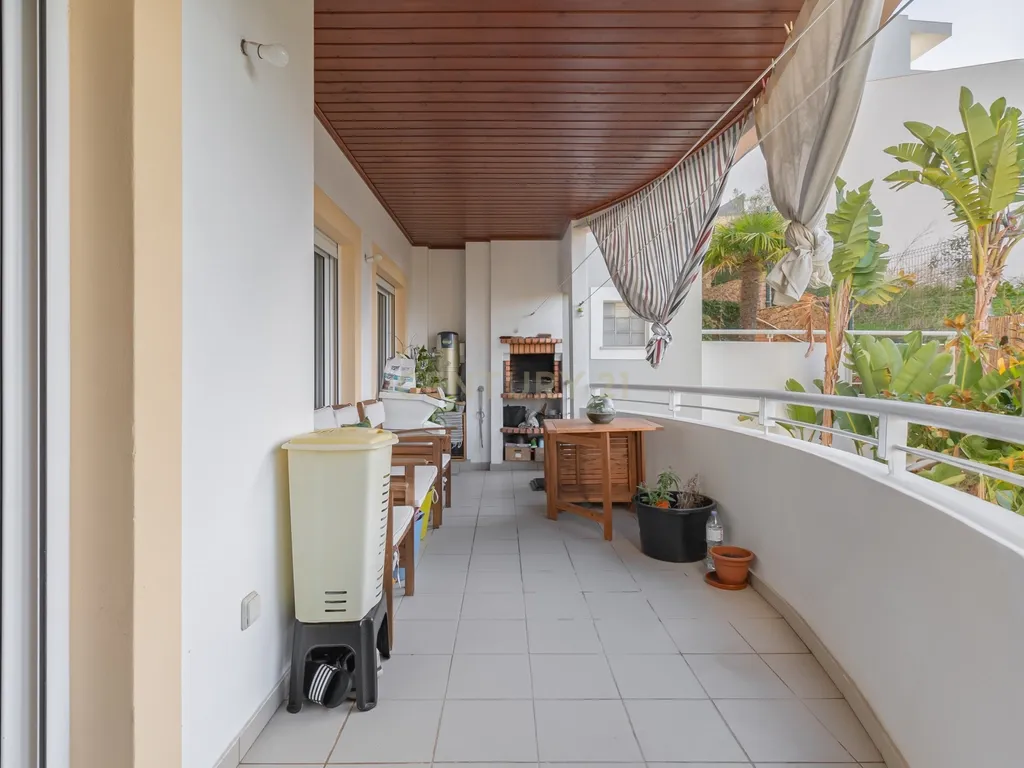 Apartamento T2 Moderno com garagem, piscina e ginásio em Lagos - Image 16