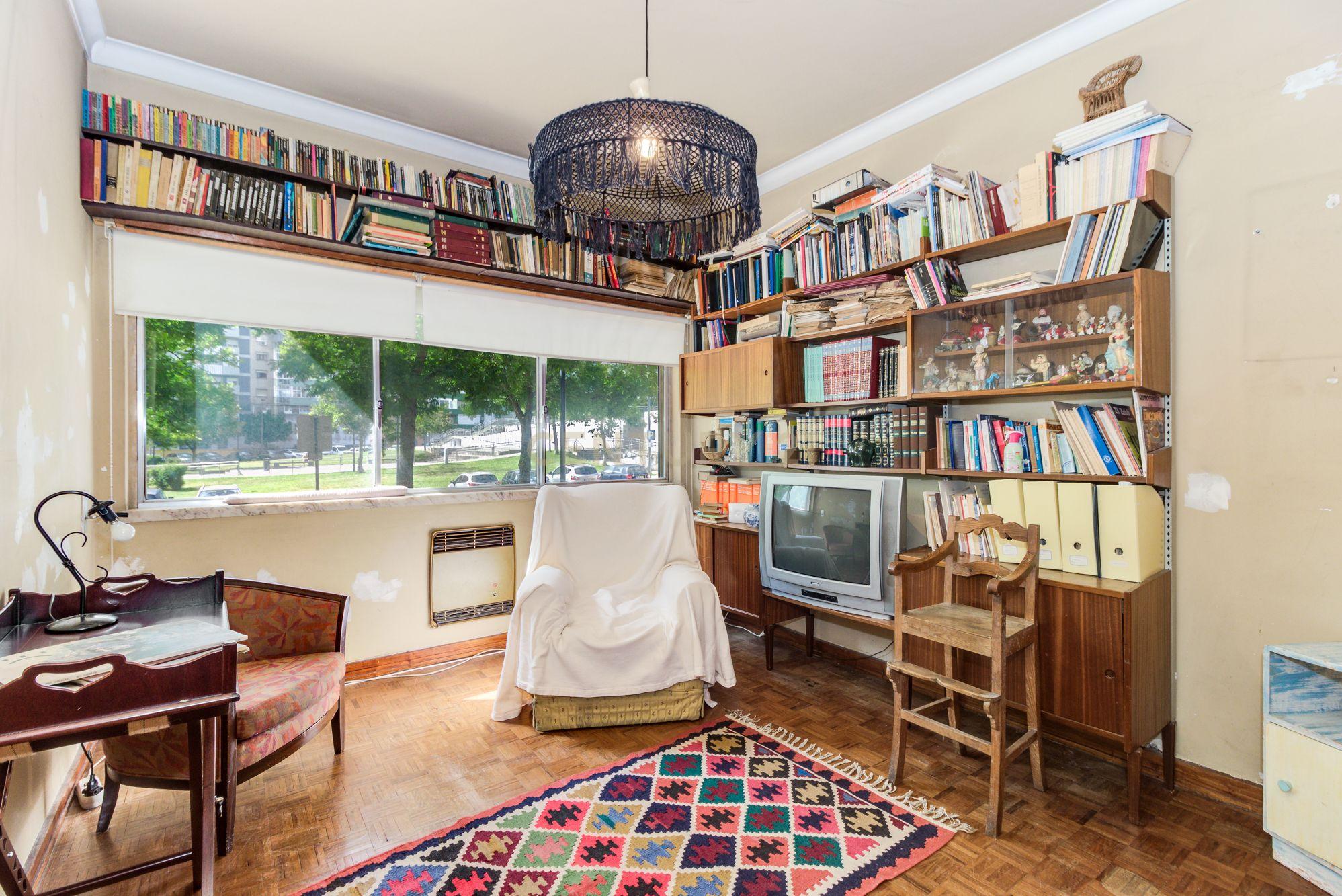 Apartamento T5 para Venda em S. Domingos de Benfica - Image 19