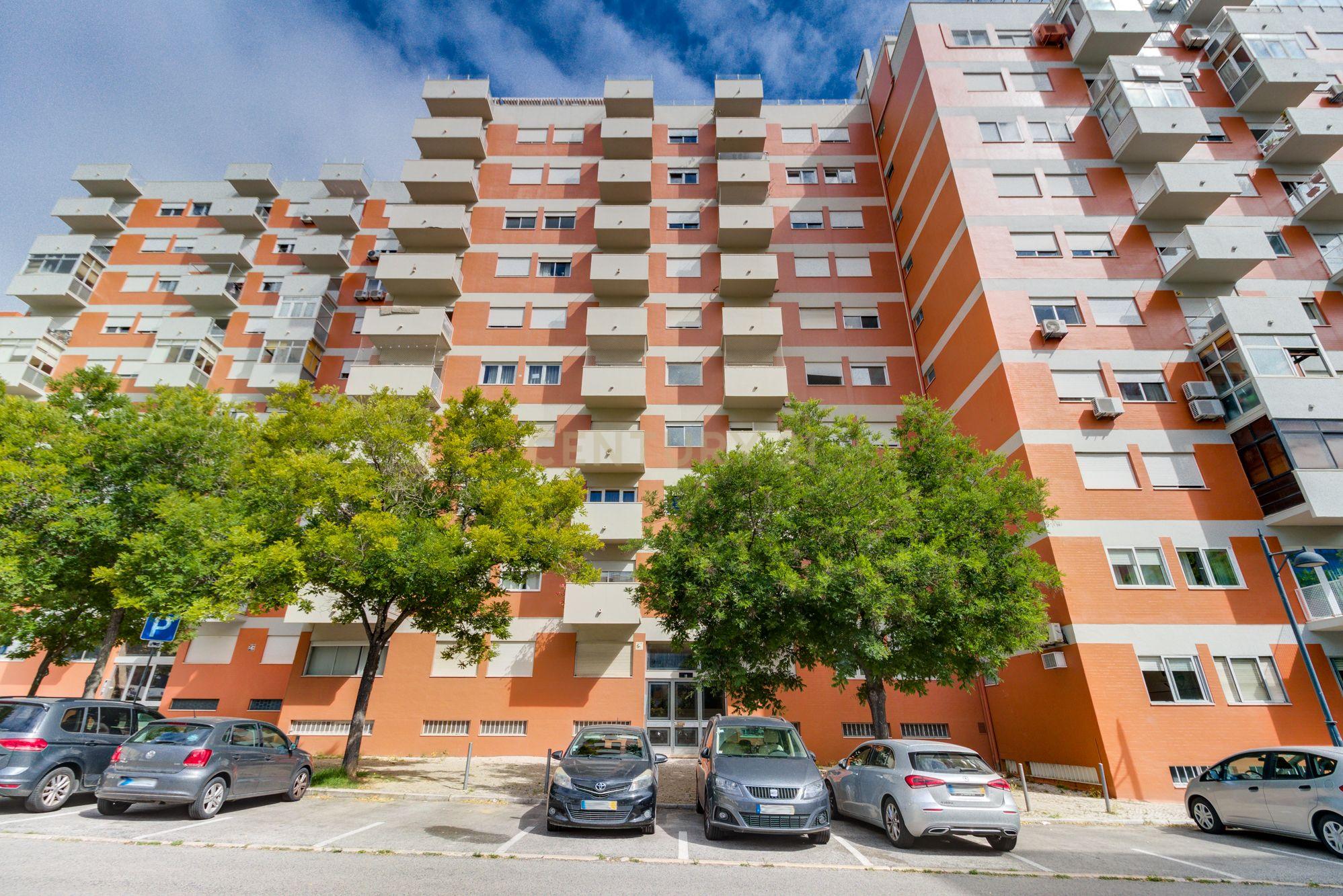 Apartamento T5 para Venda em S. Domingos de Benfica - Image 24