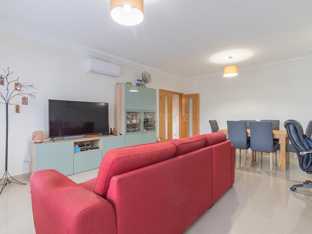 Apartamento T2 Moderno com garagem, piscina e ginásio em Lagos - Image 9