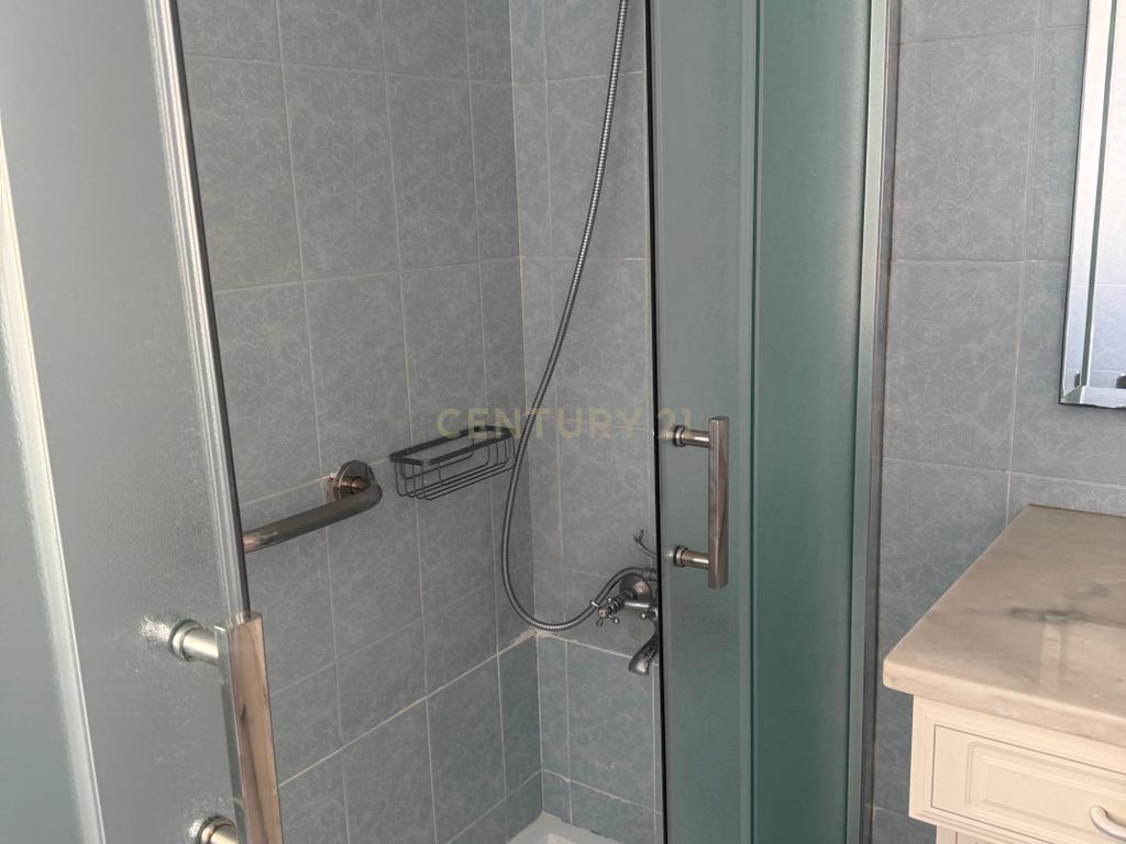Apartamento de 4 assoalhadas para arrendamento nas Amoreiras/Bairro do Liceu! - Image 19
