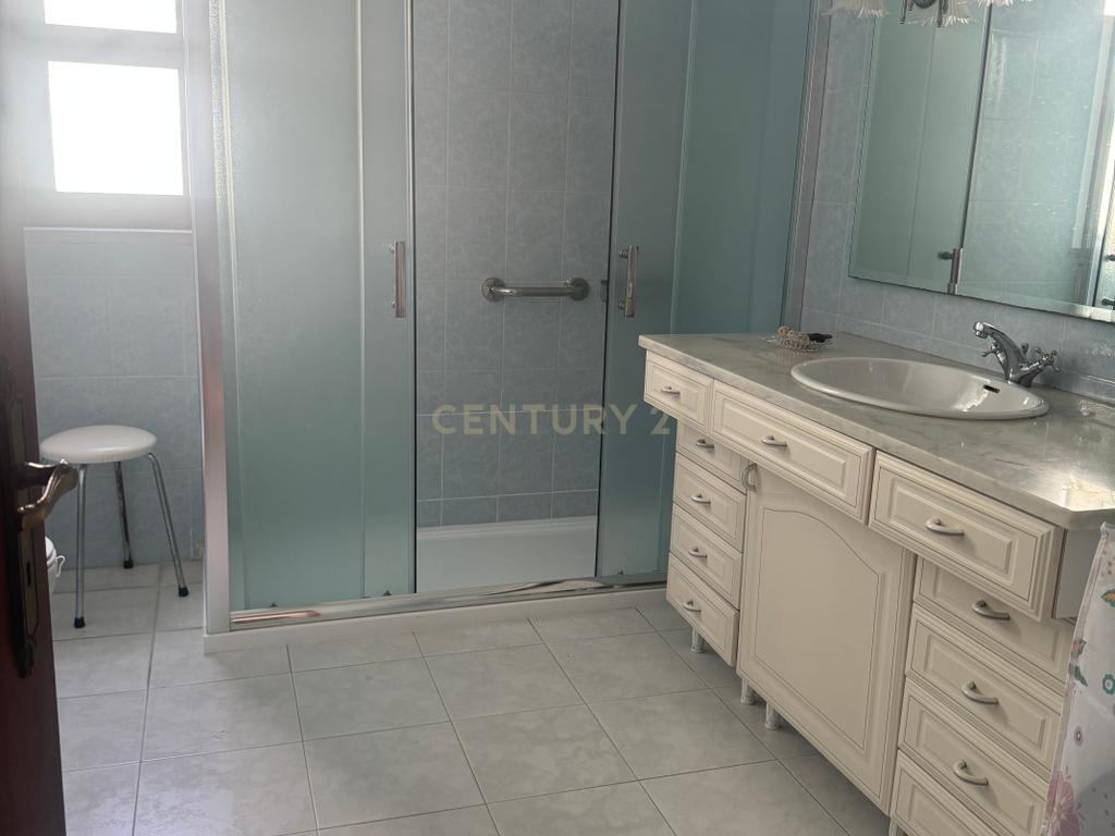 Apartamento de 4 assoalhadas para arrendamento nas Amoreiras/Bairro do Liceu! - Image 20