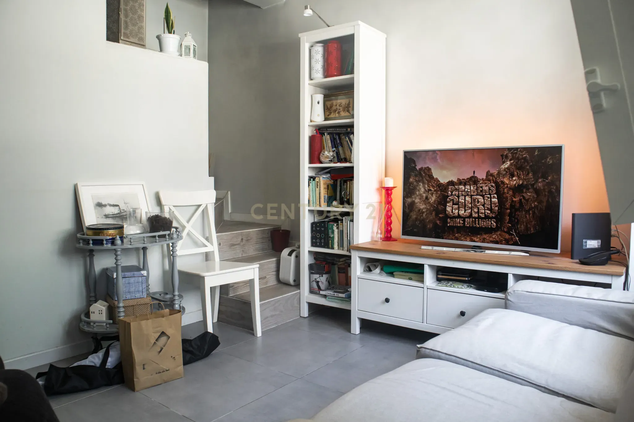 Moradia T3+1 na Ajuda com Potencial Incrível e Localização Privilegiada - Image 3