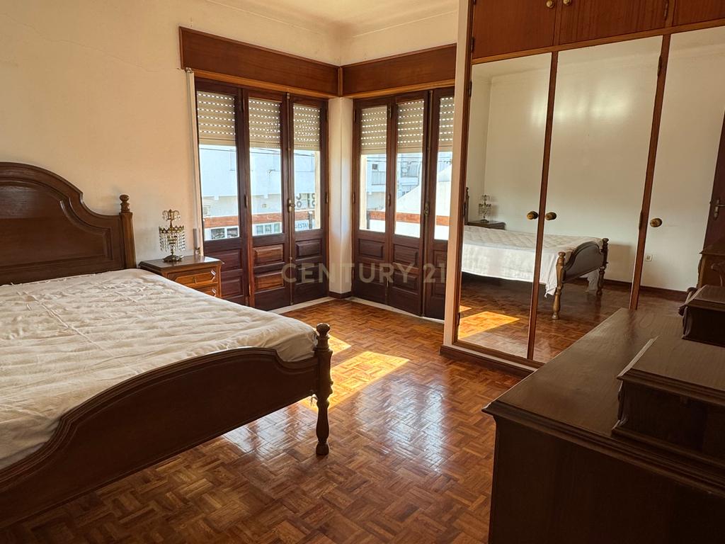 Apartamento de 4 assoalhadas para arrendamento nas Amoreiras/Bairro do Liceu! - Image 27