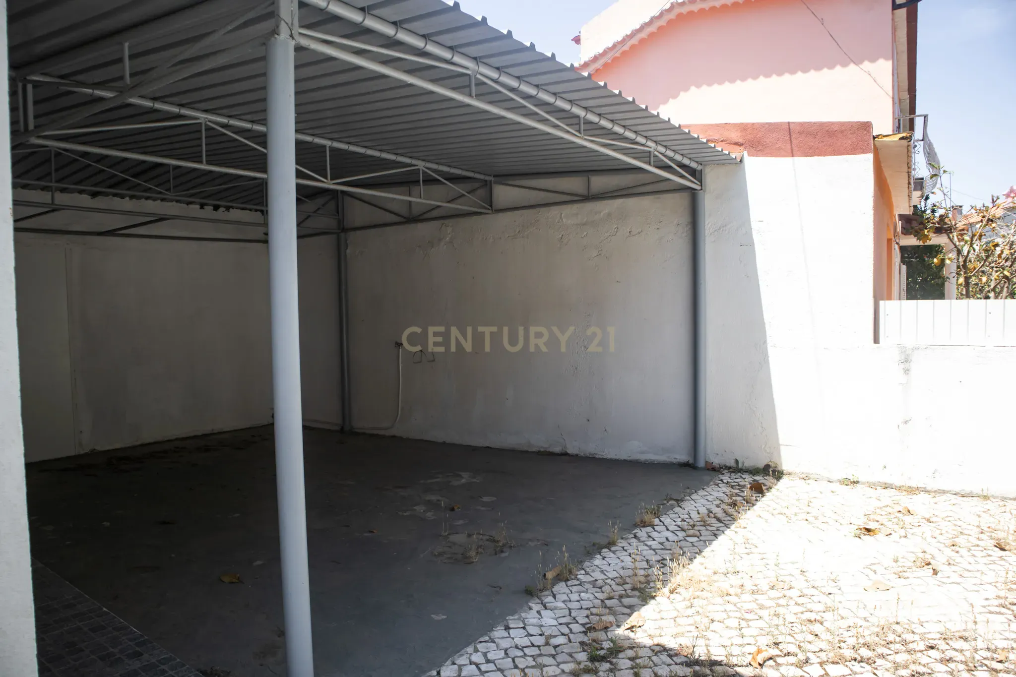 Moradia T3+1 na Ajuda com Potencial Incrível e Localização Privilegiada - Image 21