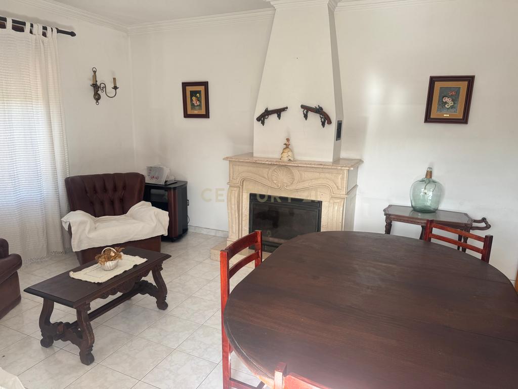 Apartamento de 4 assoalhadas para arrendamento nas Amoreiras/Bairro do Liceu! - Image 5