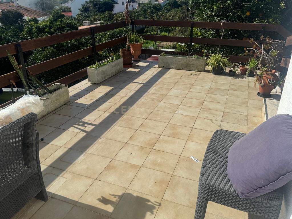 Apartamento de 4 assoalhadas para arrendamento nas Amoreiras/Bairro do Liceu! - Image 3