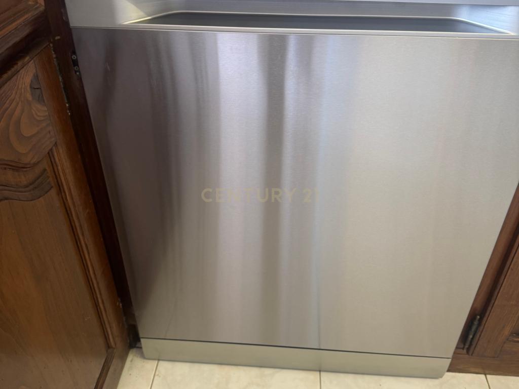 Apartamento de 4 assoalhadas para arrendamento nas Amoreiras/Bairro do Liceu! - Image 10