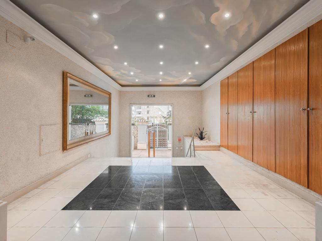 Apartamento T2 Moderno com garagem, piscina e ginásio em Lagos - Image 4
