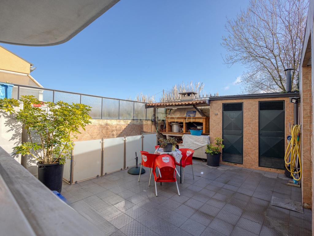 Moradia T4 Gemina com espaço exterior em Mafamude - Image 31