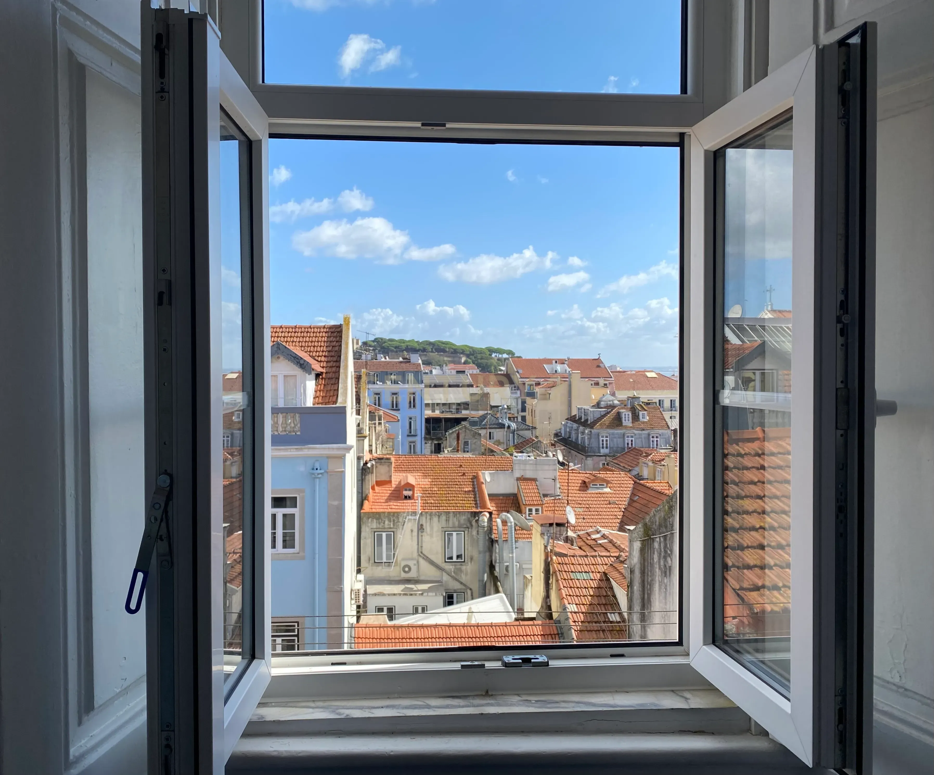 Apartamento T1 - Rua da Atalaia - Bairro Alto - Image 12