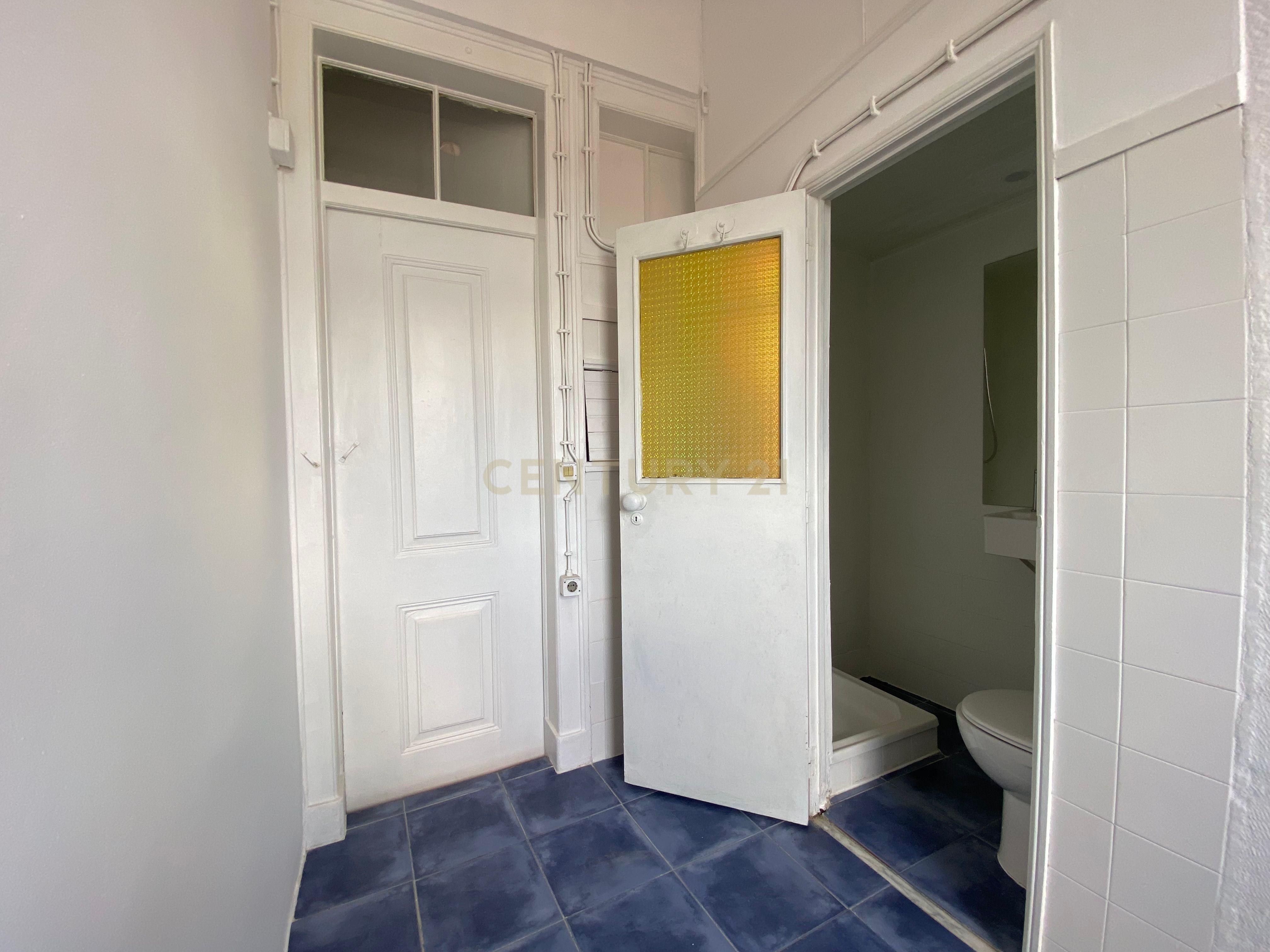 Apartamento T1 - Rua da Atalaia - Bairro Alto - Image 15