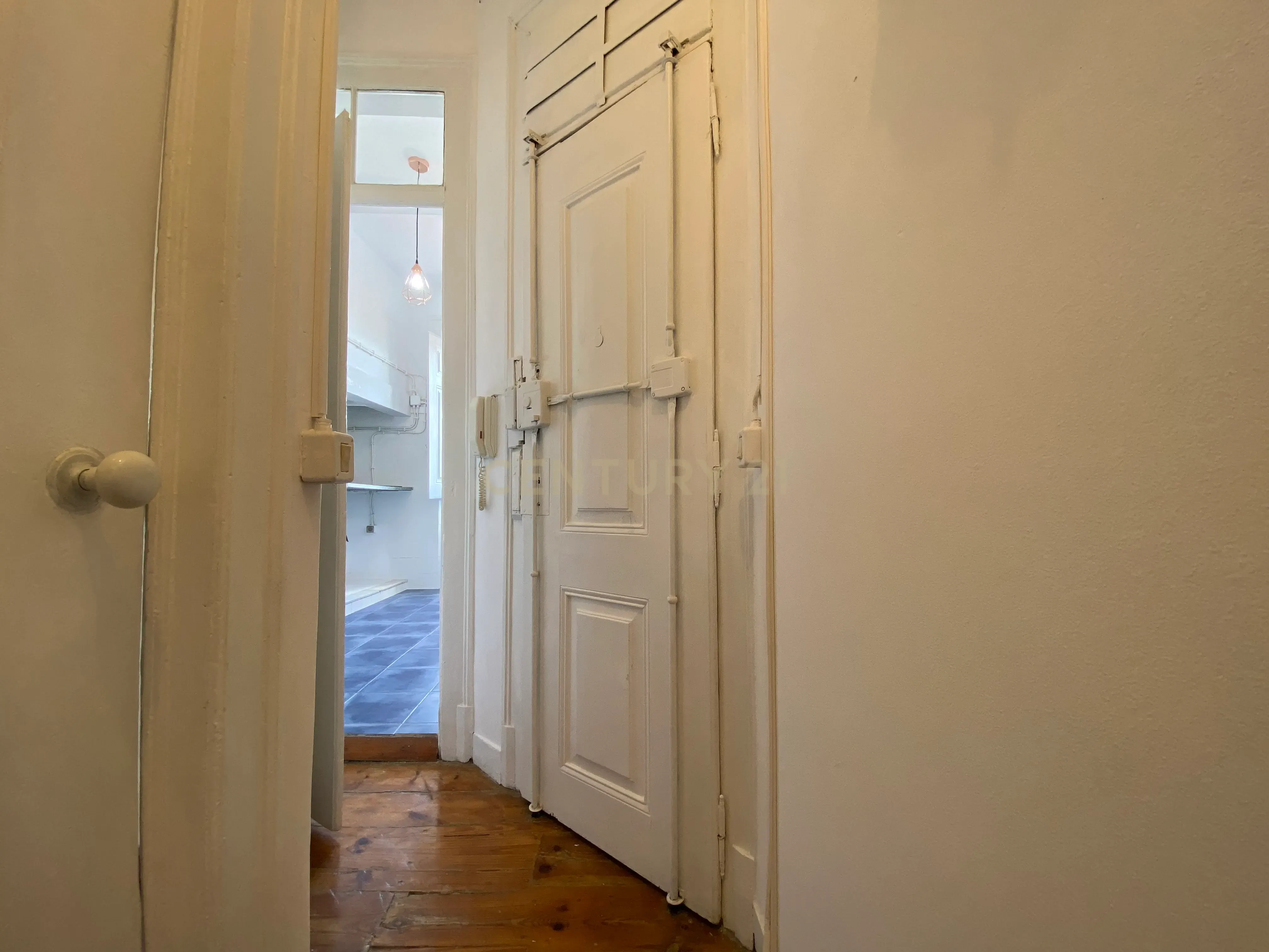 Apartamento T1 - Rua da Atalaia - Bairro Alto - Image 13