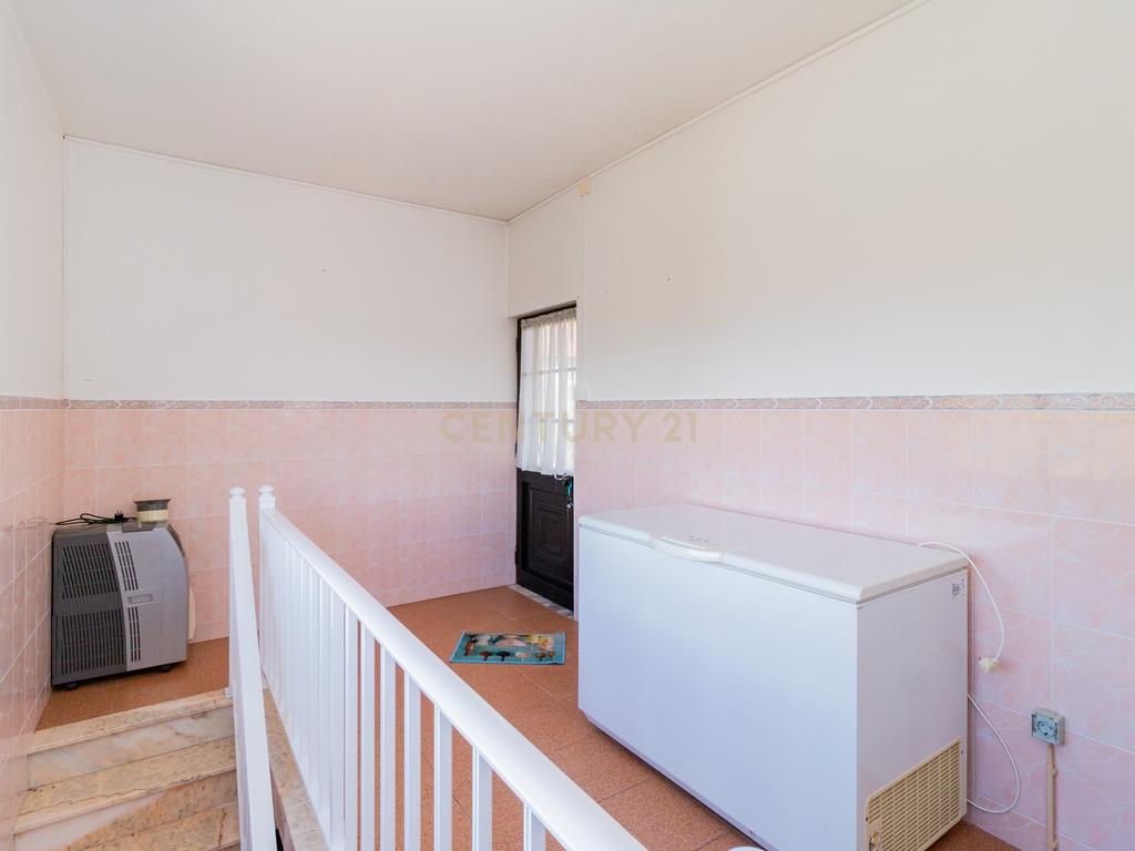 Moradia T5 em Évora de Alcobaça - Image 37