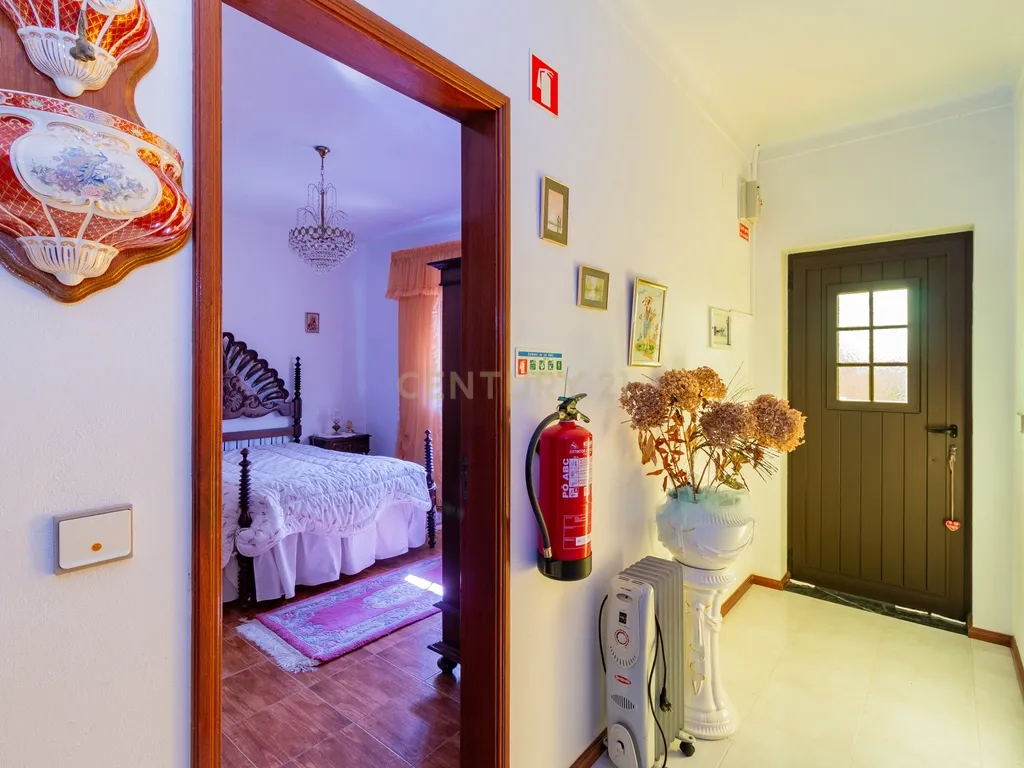 Moradia T5 em Évora de Alcobaça - Image 32