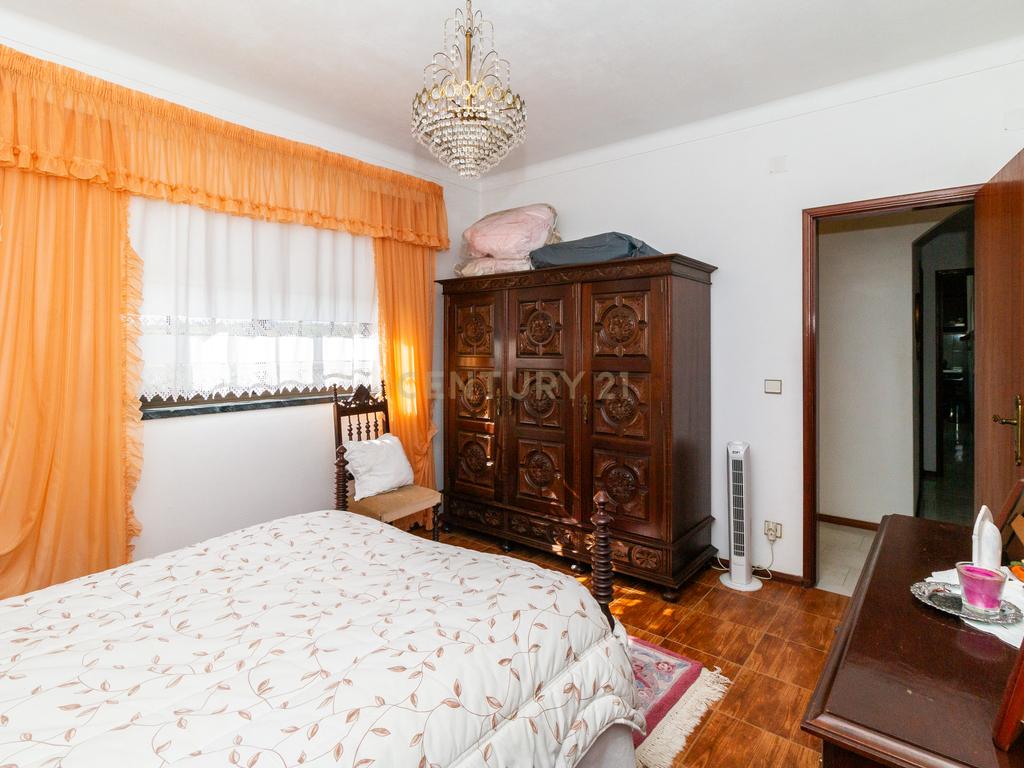 Moradia T5 em Évora de Alcobaça - Image 29
