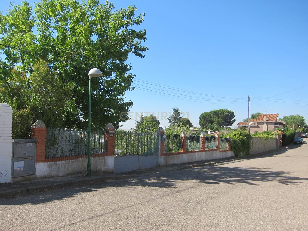 undefined - Image 3