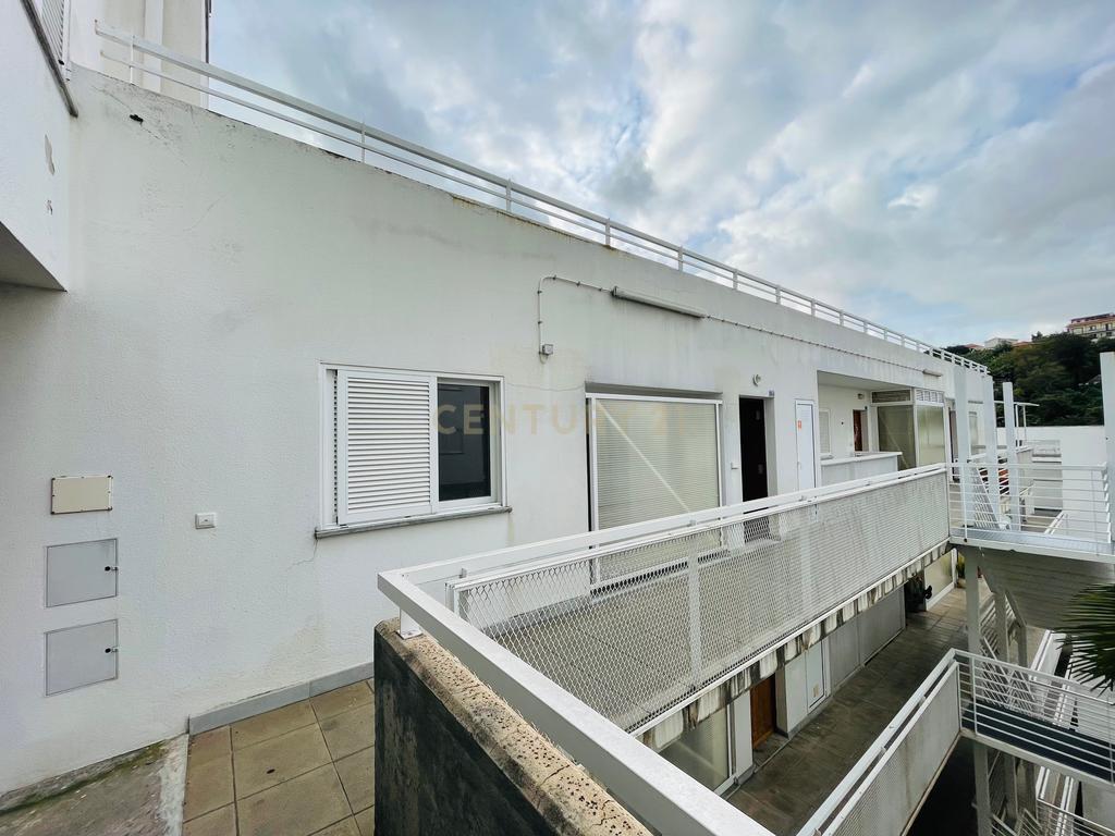 Apartamento T3 - Santo António - Image 1