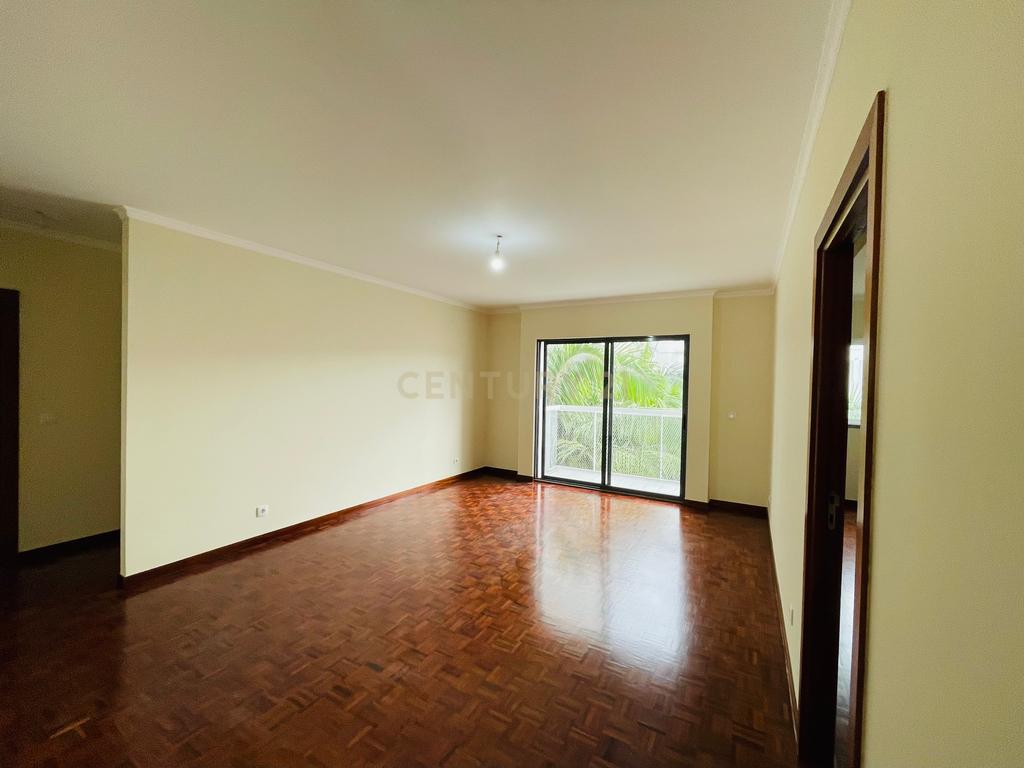 Apartamento T3 - Santo António - Image 8