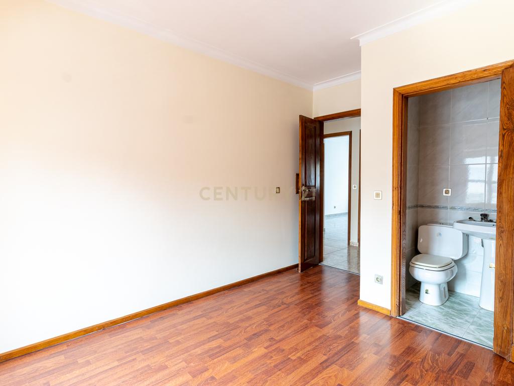 Moradia T4 em Vinhais - Image 10
