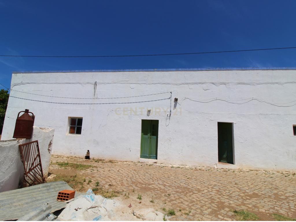Tavira. Moradia com  implantação de 266 m2 e terreno de 14,5 ha,  em Almargem. - Image 8
